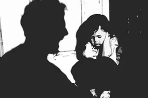 Giáo viên tố đến Tổng đài 1 học sinh nghi bị cha ruột xâm hại