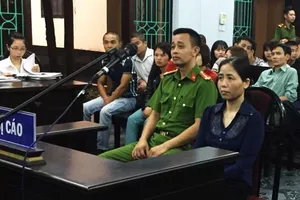 Phạt nữ y sĩ làm lây sùi mào gà 10 năm tù, bồi thường 2,2 tỉ