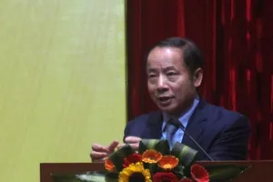 Có tiền tiết kiệm thì đi vay ngân hàng làm gì?