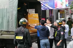 Nhiều cửa hàng Nhật Cường mobile đóng cửa, không liên lạc được