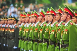 Cách chức nếu công an đánh đập vợ con nghiêm trọng