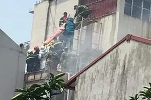 Cháy quán café trong ngày nắng nóng khủng khiếp, 2 người chết