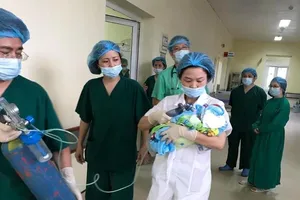 Nỗ lực giữ con đầy xúc động của sản phụ ung thư giai đoạn cuối