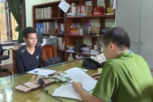 Cảnh sát hình sự bắt tên cướp 500 triệu đồng của Agribank