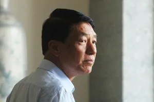 Chủ tọa truy vấn cựu thứ trưởng Bộ Công an Trần Việt Tân