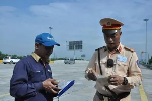 Cận cảnh camera siêu nhỏ trang bị cho CSGT