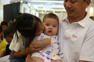 'Bạn bè khích tôi lấy vợ hai vì cưới 20 năm không có con'