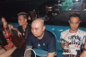 54 người phê ma túy trong bar Hey Club