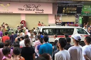 Nổ ở chung cư HH Linh Đàm, nhiều người bị thương