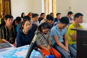 Vụ đánh bạc ở Điện Biên: Nhiều công an khai gì tại tòa?