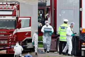 Thủ tướng chia buồn với gia đình 39 nạn nhân thiệt mạng ở Anh