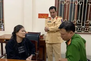 Mang theo 5 bánh heroin, xin hối lộ CSGT 1 tỉ đồng