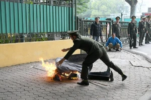 Bộ Công an diễn tập xử lý tình huống người khiếu kiện tự thiêu