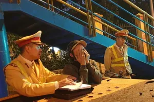 Anh thợ xây choáng vì mức phạt 7 triệu do... rượu