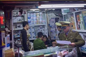 Bán khẩu trang giá 'cắt cổ', hiệu thuốc bị công an phạt