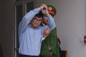 Hoãn xử vụ cựu nhà báo Trương Duy Nhất vì vắng luật sư