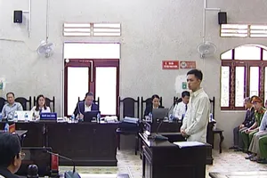 Lại 'nóng' chuyện luật sư bị buộc rời phòng xử