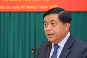 Bác bỏ thông tin bộ trưởng Bộ KH&ĐT nhiễm COVID-19