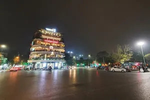 Hà Nội vắng vẻ giữa đại dịch COVID-19