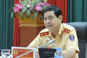 CSGT tổng kiểm tra nồng độ cồn, ma túy... người lái xe