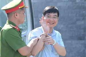 Gian lận điểm Hòa Bình: Cựu thượng tá công an bị phạt 6 năm tù