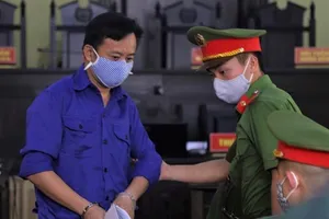 Cựu thượng tá công an phủ nhận đưa hối lộ 1 tỉ để nâng điểm