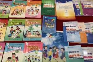Bộ GD&ĐT: Sách giáo khoa phải đến tay học sinh trước 15-8