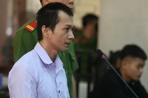 Bị cáo tố bị 'ép cung', luật sư nói không hay biết