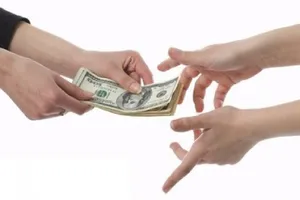 Gia hạn tạm đình chỉ viện phó VKS bị tố vòi tiền