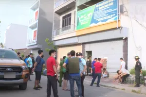 Ông 'trùm' đổ xăng đốt ma túy khi bị công an đột kích