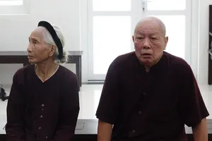 Con dâu 'khai tử' cha mẹ chồng để hưởng thừa kế