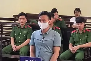 Tin mới vụ truy nã 27 năm vẫn làm chánh văn phòng tòa án huyện