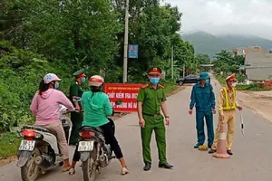 Một chốt kiểm dịch thuộc địa phận xã Yên Định. Ảnh: BÁO BẮC GIANG