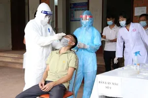 1 bệnh nhân COVID-19 được ra viện, về đến quê lại dương tính