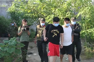 100 cảnh sát vây bắt 21 người Trung Quốc bị truy nã ở Lào Cai