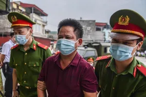 Đang xử lưu động chủ quán Nhắng ép khách quỳ do chê đồ ăn