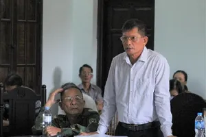 Vụ 'chân trái bà hàng xóm': Tòa phạt bị cáo án tù giam