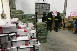 Bộ Công an triệt phá đường dây buôn lậu cực lớn ở Quảng Ninh. Ảnh: VTV