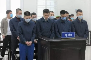 Nhóm bị cáo dàn cảnh vi phạm rồi tống tiền CSGT