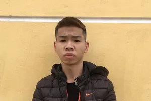 Sau khi hiếp dâm thiếu nữ còn chụp ảnh khỏa thân nạn nhân