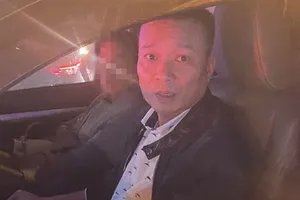 Khởi tố tài xế đánh người vì bị nhắc dừng xe quá lâu