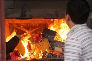 Công an khuyến cáo đốt vàng mã dịp Tết sao cho an toàn