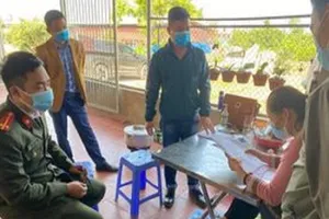 Trốn cách ly còn livestrem Facebook, bị phạt 5 triệu đồng