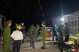 200.000 lượt công an ngày đêm truy vết COVID-19