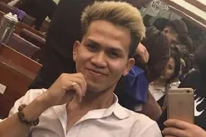 Anh Nguyễn Ngọc Mạnh - người đỡ được bé gái rơi từ tầng 13. Ảnh: Fcaebook nhân vật