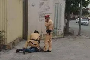 Tài xế ‘dính’ nồng độ cồn đánh CSGT vì không bỏ qua vi phạm