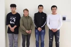 Cả nhà 4 người bị khởi tố vì đánh công an