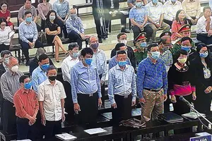 Vụ gang thép Thái Nguyên: Vắng cựu tổng giám đốc, tòa vẫn xử