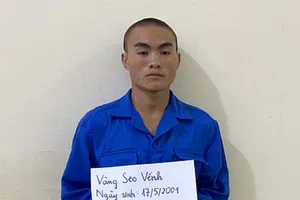 Vàng Seo Vềnh tại cơ quan công an