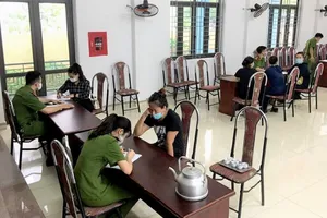 Tập thể dục nhịp điệu giữa dịch COVID-19, 15 người bị phạt nặng